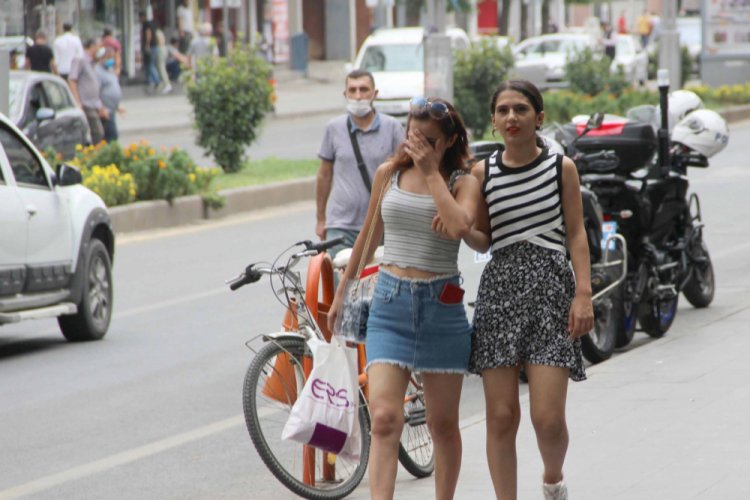 Diyarbakır'da yasağa rağmen maske takılmıyor