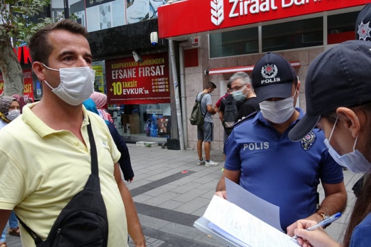 Maske takmayan vatandaştan polise tepki: ''Senin ismini öğreneceğim ben''