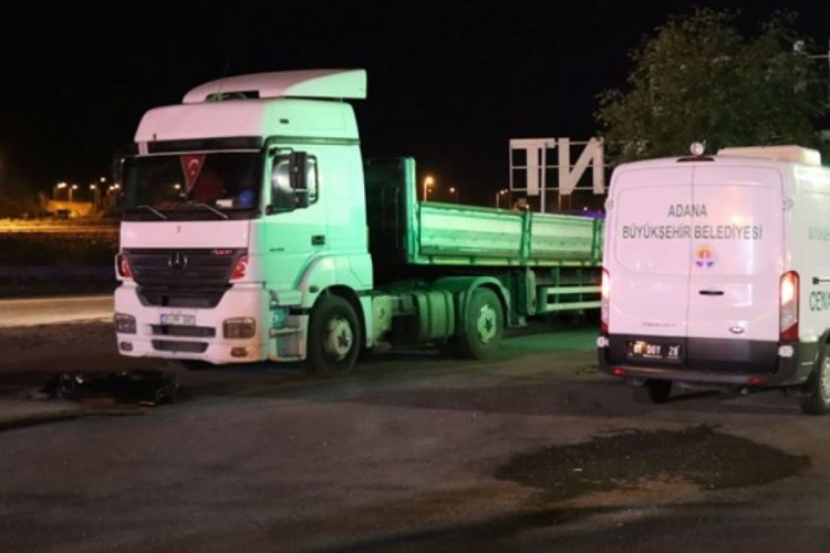 Tamir etmek istediği TIR'ın altında kalan sürücü öldü