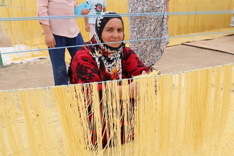 Kadınların şehriye mesaisi başladı