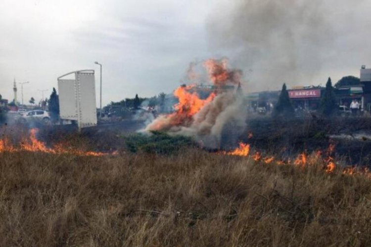 Milletvekilini karşılamaya gelmişlerdi, yangın çıktı