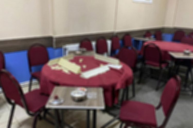 Bursa Mustafakemalpaşa'da tedbirlere uymayan 30 kişiye para cezası