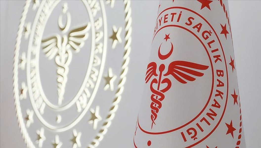 Türkiye'de son 24 saatte 1527 yeni vaka!