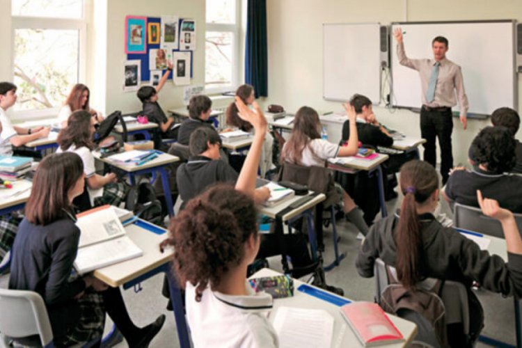 İtalya'da 5,6 milyon öğrenci yarın ders başı yapacak