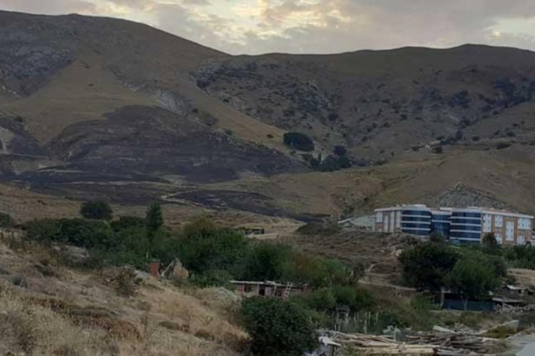Gökçeada'da meralık alanda çıkan yangın söndürüldü