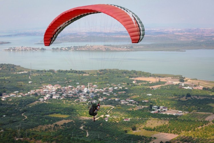 Türkiye Yamaç Paraşütü Hedef Şampiyonası 2.Etap Yarışları, Bursa Nilüfer'de yapıldı