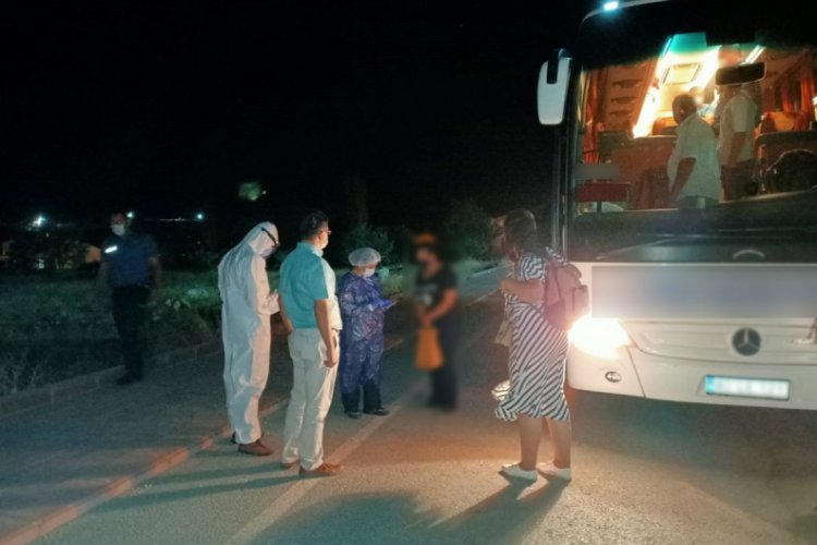 Koronavirüs testi pozitif çıkan kadın, yolcu otobüsünde yakalandı
