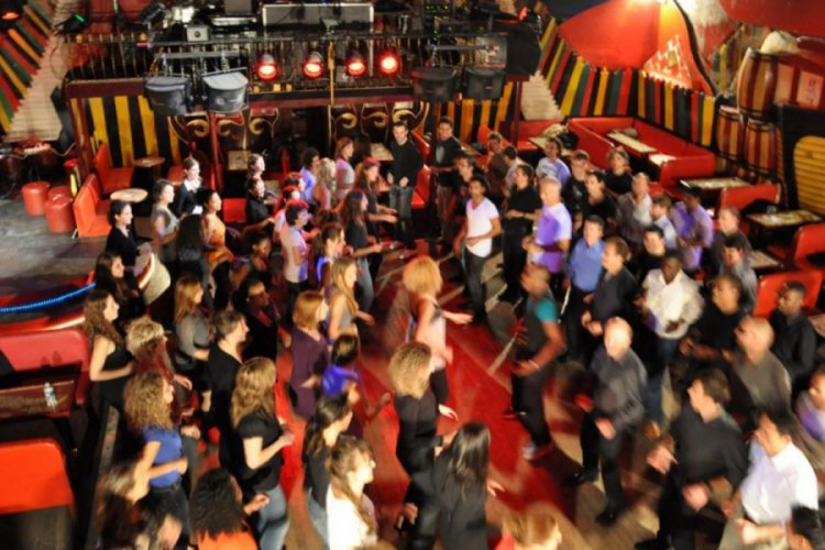 Fransa'da gece hayatı ve alkol tüketimine kısıtlama
