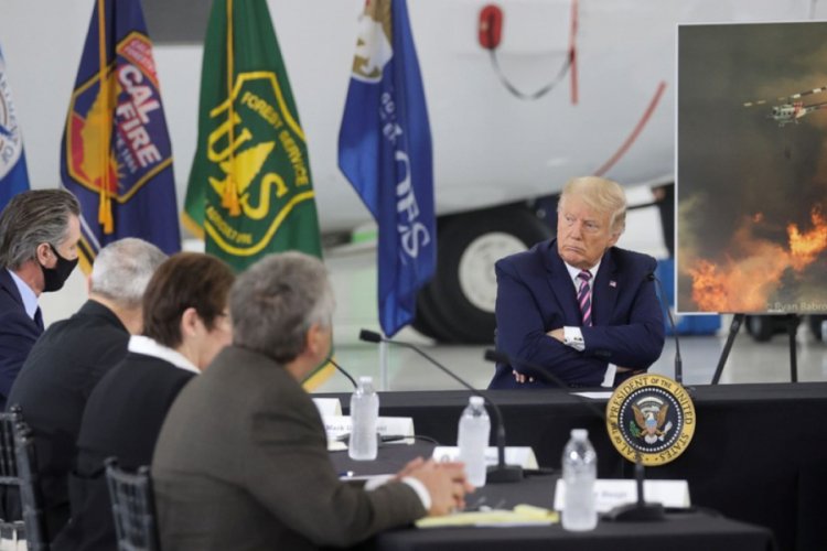 ABD Başkanı Trump, orman yangınlarının sürdüğü California'yı ziyaret etti
