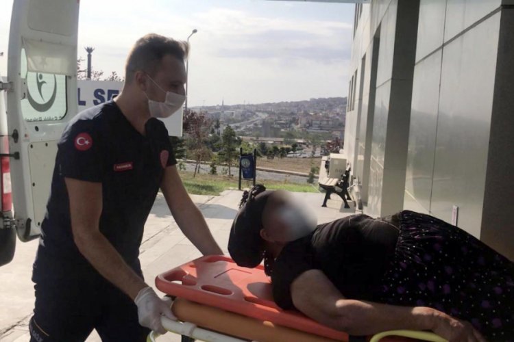 Pazarda eski erkek arkadaşı bıçakladı