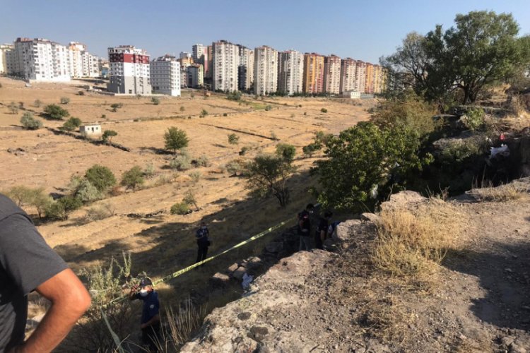 Bir süredir haber alınamayan adam ağaçta asılı halde bulundu