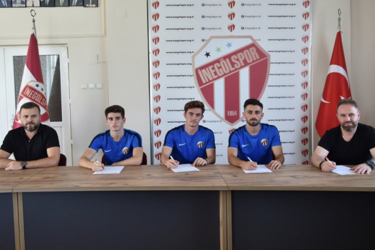 İnegölspor'da 3 oyuncu profesyonel oldu