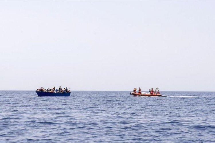 Akdeniz'de düzensiz göçmenleri taşıyan lastik botun batması sonucu 24 kişi öldü