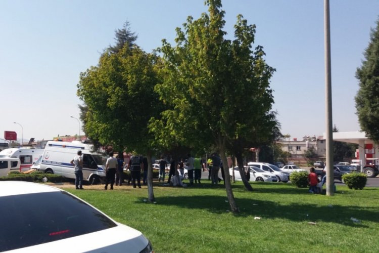 Ambulans ile otomobil çarpıştı