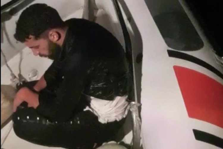 Ölüme terk edilen göçmen, yüzerek karaya çıktı