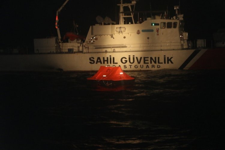 Türk kara sularına geri itilen 48 sığınmacı kurtarıldı