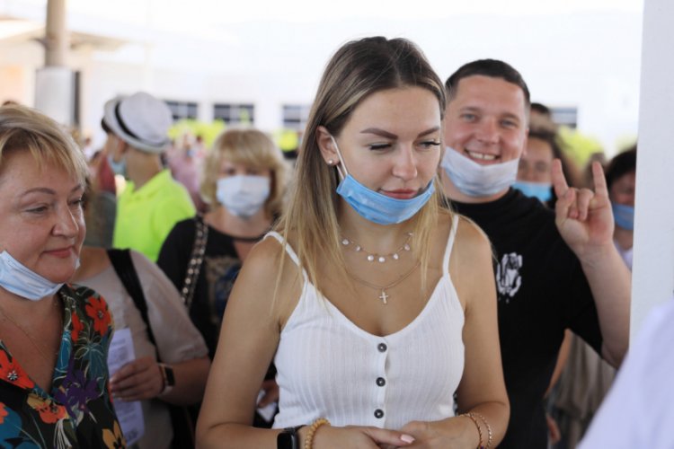 Ruslar akın akın Antalya'ya geliyor