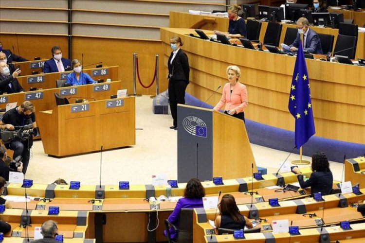 Leyen: Doğu Akdeniz'de gerginliğin düşürülmesi hepimizin ortak çıkarınadır