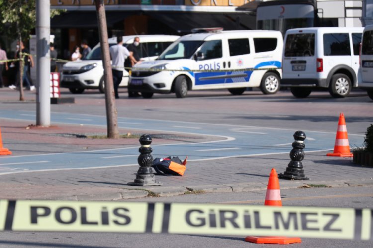 Valilik önünde şüpheli çanta paniği