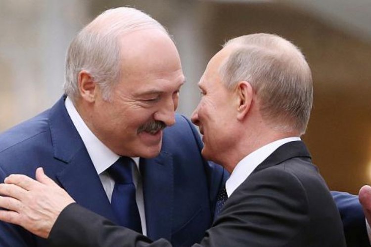 Aleksandr Lukaşenko: Putin'den yeni silahlar istedim