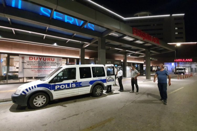 Hasta yakınına hastane önünde silah çeken kadın, gözaltına alındı