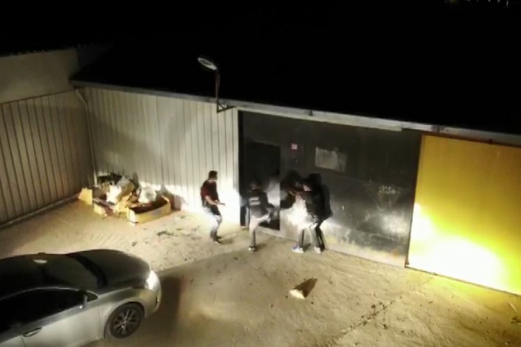 Bursa'da uyuşturucu serasına dönüştürülen fabrikaya baskın