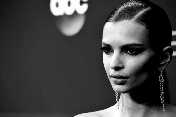Emily Ratajkowski: Tacize uğradım