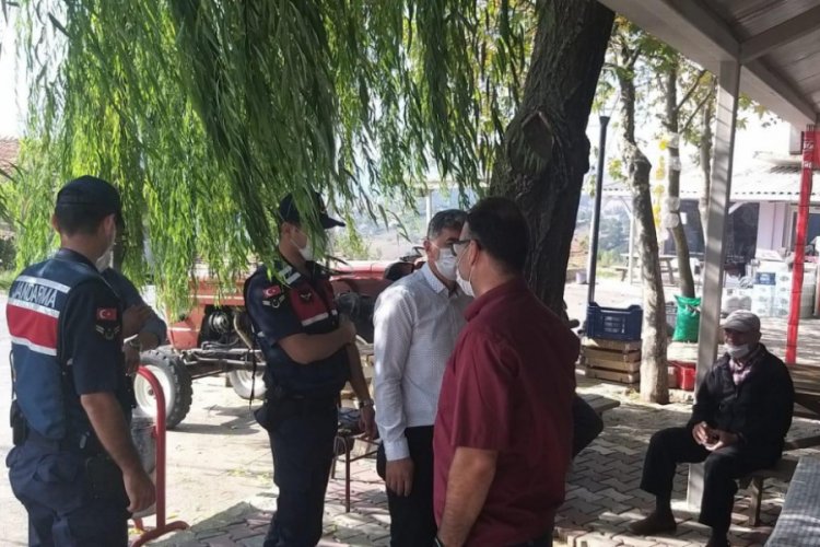 Bursa'da jandarma sosyal mesafe kurallarına uymayanları affetmedi