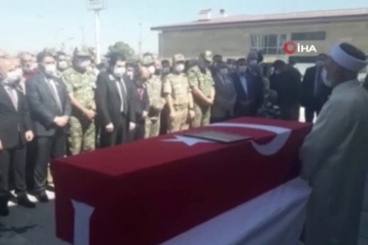 Ağrı şehidini son yolculuğuna uğurladı