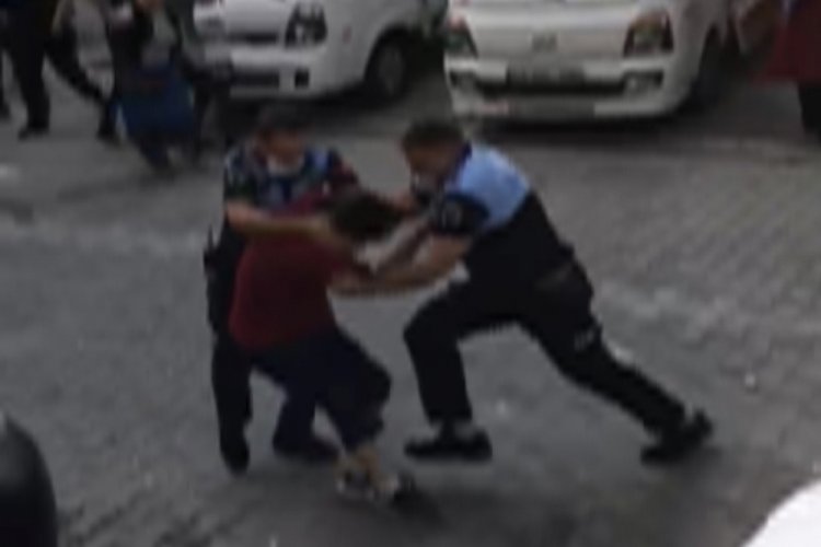 Seyyar satıcılar ile zabıta birbirine girdi: 7 yaralı