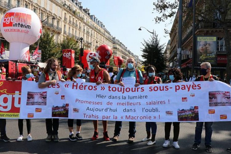 Fransa'da sendikalar artan işten çıkarmalara karşı protesto düzenledi