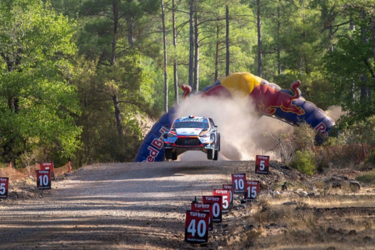 Türkiye Rallisi'nde ilk gün tamamlandı