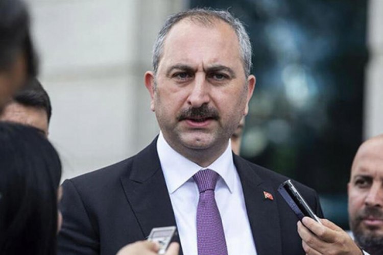 Bakan Gül'den skandal manşete tepki
