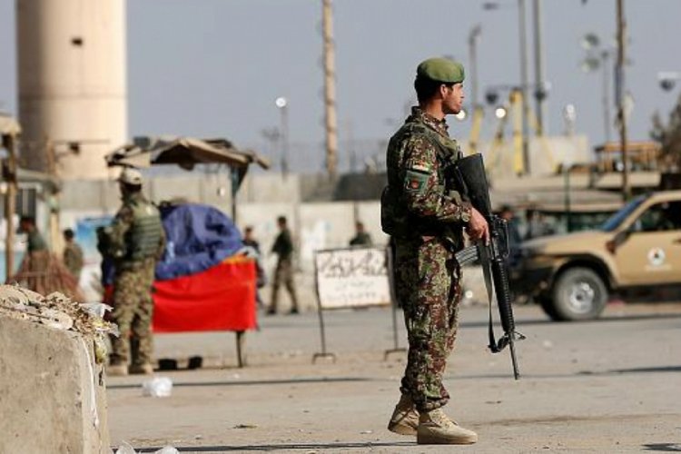 Afganistan'da Taliban üssüne hava saldırısı