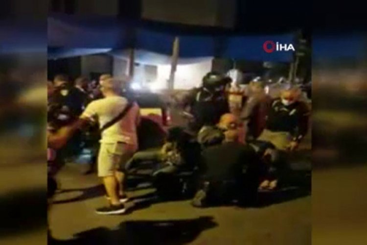 İsrail'de protestocuları araçla ezmek isteyen sürücü son anda engellendi