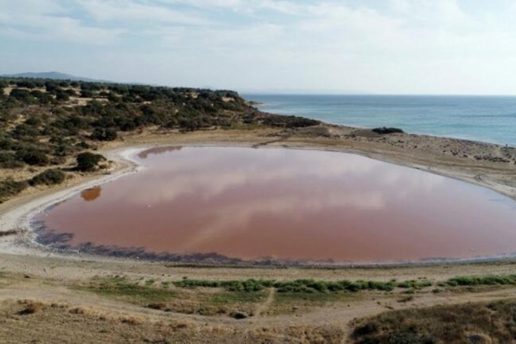 2 bin yıllık antik liman, kalpli pembe göle dönüştü