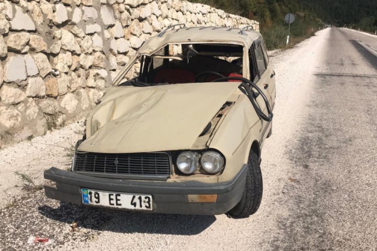Yoldan çıkan otomobil takla attı: 2 yaralı