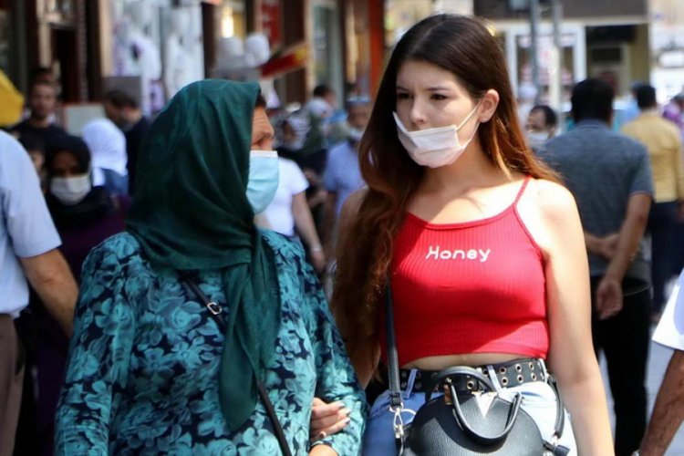 'Salgının yayılma sebebi yanlış maske'