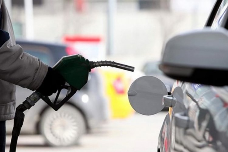 Benzine indirim bekleniyor