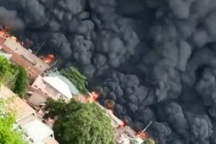 Nijerya'da yakıt tankeri patladı: 23 ölü
