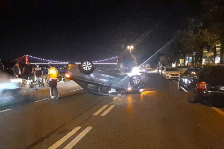 Park halindeki otomobile çarpıp takla attı
