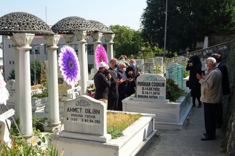 Sanat Güneşi Bursa'da mezarı başında anıldı