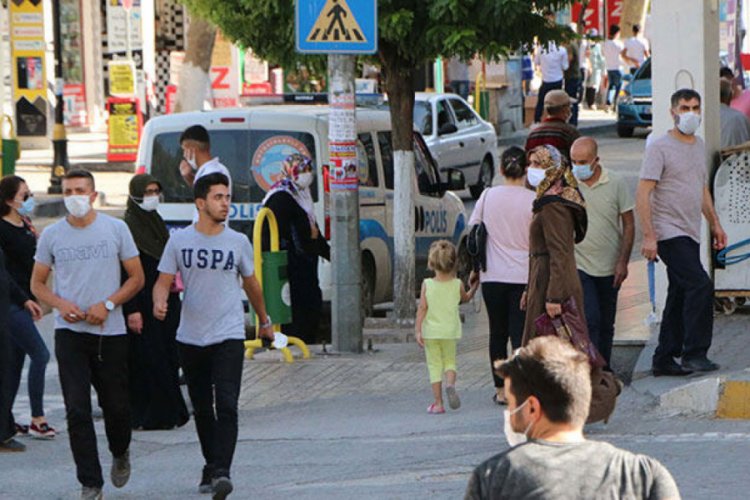 Virüs kurallarını ihlal eden 12 kişiye idari para cezası