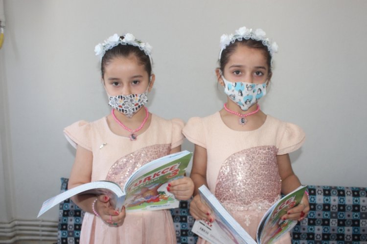 İkiz kardeşler isimleriyle dikkat çekiyor: ''Suriye ve Türkiye''