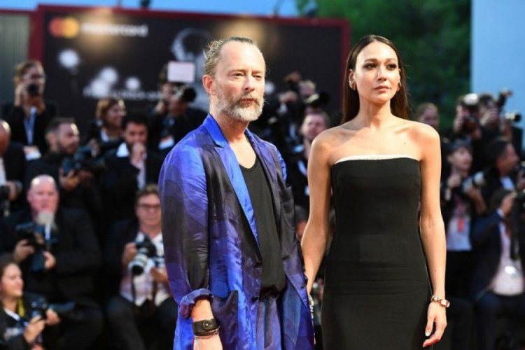 Thom Yorke ile İtalyan oyuncu Dajana Roncione evlendi