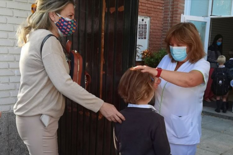 İspanya'da okullarda üç haftada 2 bin 852 sınıf Kovid-19'dan kapandı