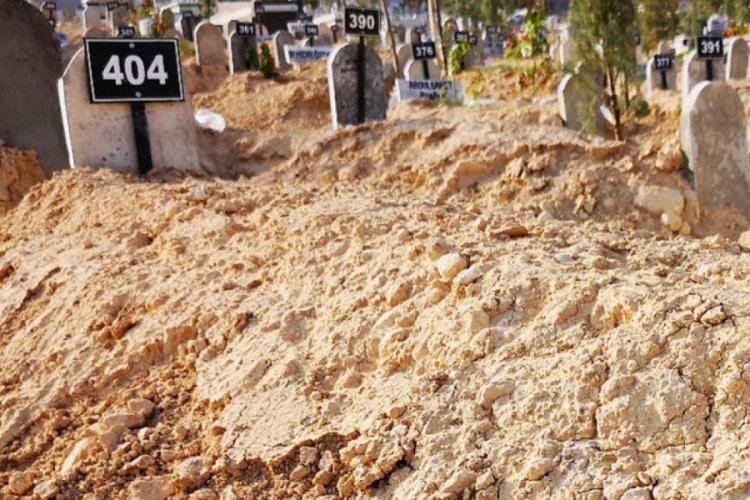 Botoks yaptırdıktan sonra öldüğü iddia edilen Kübra Boyraz toprağa verildi
