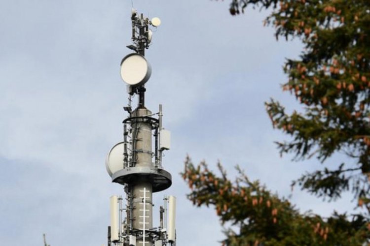 5G karşıtı eylemci baz istasyonlarını ateşe vermekten tutuklandı