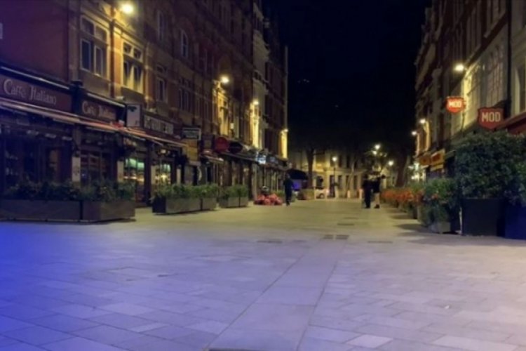 İngiltere'de bar ve restoranlara yeni Kovid-19 kısıtlamaları