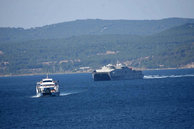 ABD hızlı transfer gemisi 'USNS Yuma', Çanakkale Boğazı'ndan geçti